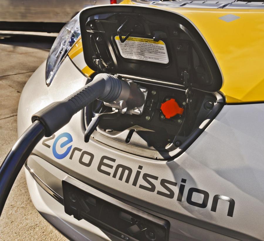  Nissan Leaf NYC taxi 2013 года  (фото 14 из 24)